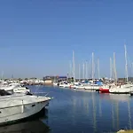 Bateau Au Port Tekne Ouistreham